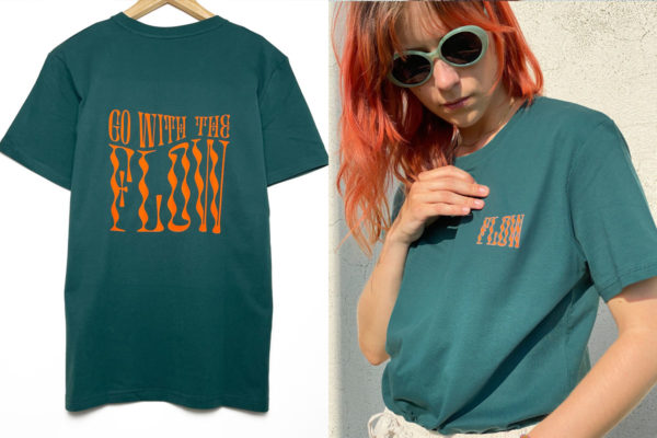 Unisex T-Shirt Flow, Farbe Flaschengrün, Druck Orange